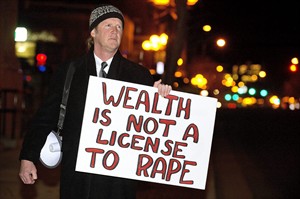 Bill Cosby takes stage in Denver despite protest over sexual-assault claims | iNFOnews.ca CP31520754