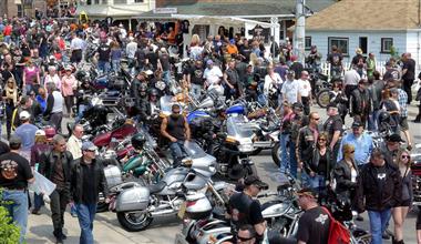 Friday the 13th BikeFest brings more than 100,000 people to small Ontario town | iNFOnews.ca CP19409455