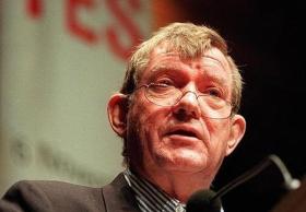 Australian art critic, historian Robert Hughes, known for 'The Fatal Shore,' dies in NY at 74 | iNFOnews.ca CP19691754