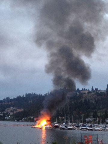 Early-morning blaze sweeps through busy marina in West Kelowna, B.C. | iNFOnews.ca