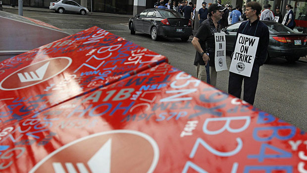 Court orders Tories to find new arbitrator in Canada Post-union dispute | iNFOnews.ca CP19711759