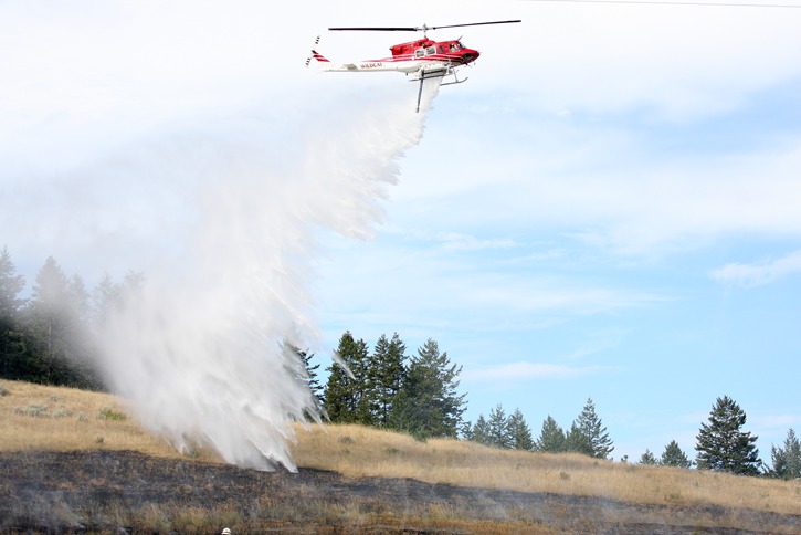 Vernon firefighters move quickly to contain aggressive grass fire south of town | iNFOnews.ca CP19851579