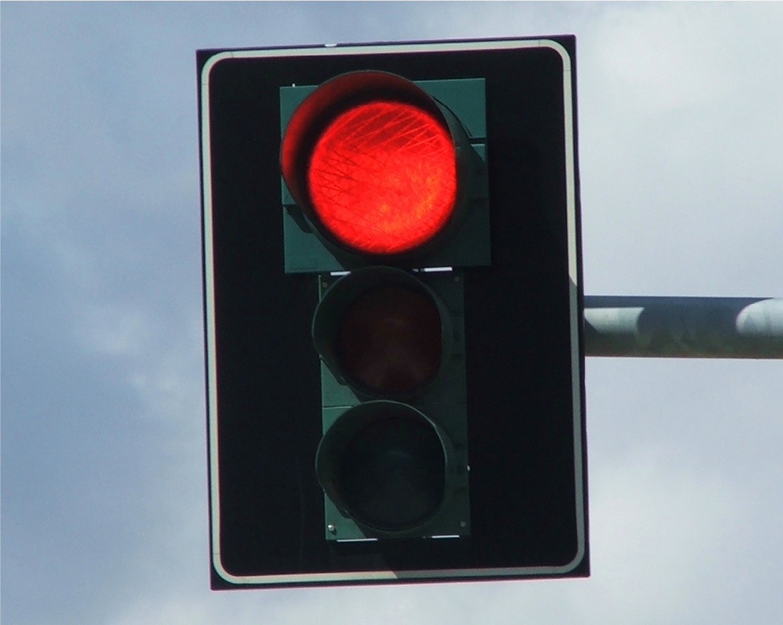 Taxi driver ticketed after collision with Mounties at Vancouver Island red light | iNFOnews.ca CP20086664
