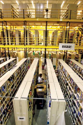 Amazon Canada to open fulfillment facility on West coast, to create 100 jobs | iNFOnews.ca