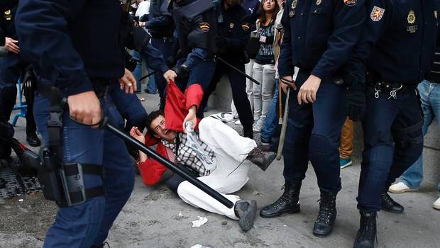 Spaniards rage against austerity hardship in march to Parliament, clash with riot police | iNFOnews.ca CP20237193