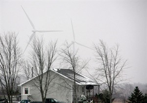Wind turbines have little impact on property values, study concludes | iNFOnews.ca CP31015117