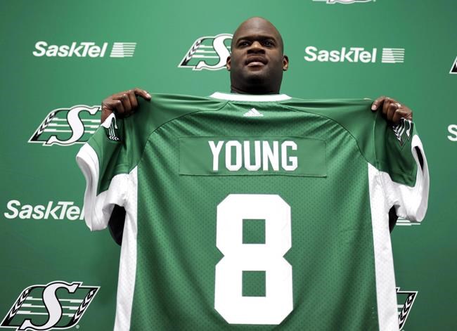Riders pull the plug on Vince Young experiment, still expect better offence in 2017 | iNFOnews.ca