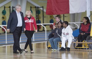 Prime minister's gone fishing for votes, in very particular voter ponds | iNFOnews.ca CP30318423