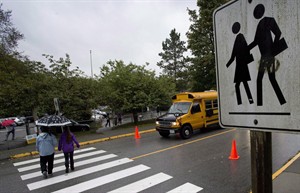 'Focused, consistent' financial education program needed in schools: money guru | iNFOnews.ca CP31111358
