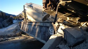 Rail cars carrying concrete ingredient and grains derail west of Banff | iNFOnews.ca CP31256074