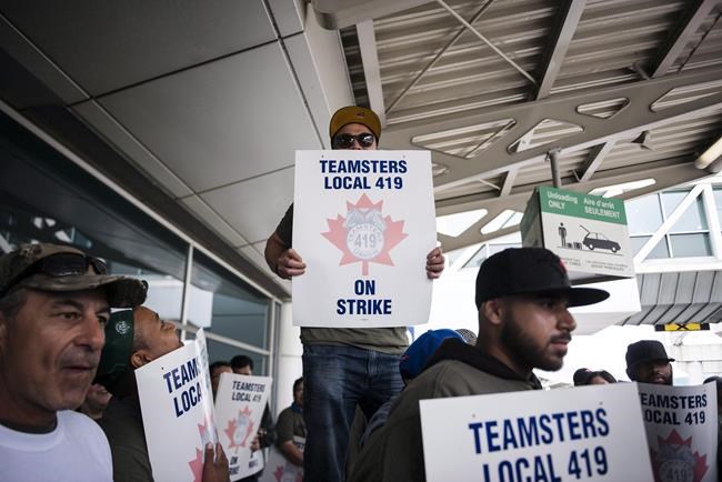Striking Pearson ground crew vote against new offer | iNFOnews.ca