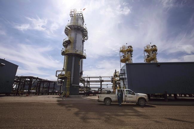 Suncor says Syncrude maintenance turnaround planned for April to start early | iNFOnews.ca