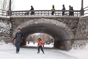 Bridges over historic Rideau Canal in bad shape: Parks Canada report | iNFOnews.ca CP28678401