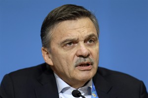 IIHF's Fasel said issues remain before 2016 World Cup can be announced | iNFOnews.ca CP31352673