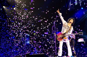 Rumour of Prince surprise Massey Hall show quashed by Live Nation | iNFOnews.ca CP30562429