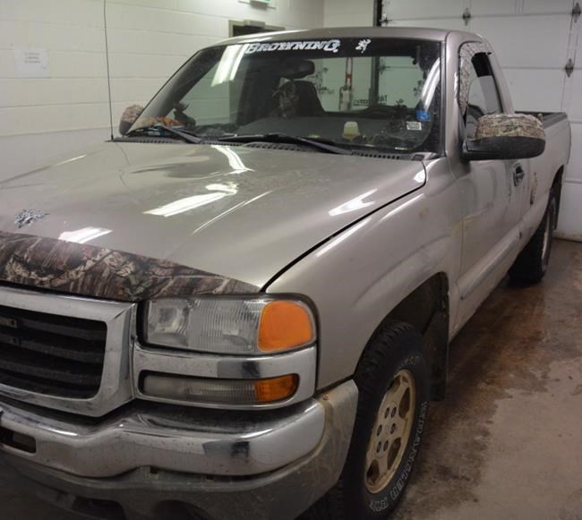 Police release photos of suspected truck in Aboriginal man's hit-and-run death | iNFOnews.ca Police release photos of suspected truck in Aboriginal man's hit-and-run death | iNFOnews.ca
