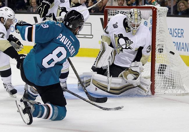 Sharks summon comeback mentality for Game 5: 'You never know what can happen' | iNFOnews.ca CP635633296