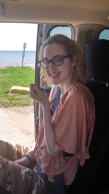 Porch lights turn on across continent for N.B. teen behind good-deed movement | iNFOnews.ca