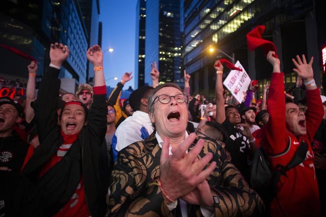 Hoops to stay up around the clock in Toronto after video sparks online backlash | iNFOnews.ca Hoops to stay up around the clock in Toronto after video sparks online backlash | iNFOnews.ca