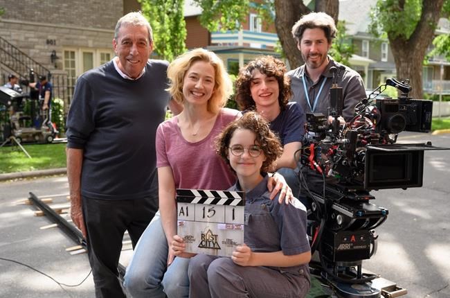 Jason Reitman shares 'family' photo on Calgary set of 'Ghostbusters' | iNFOnews.ca
