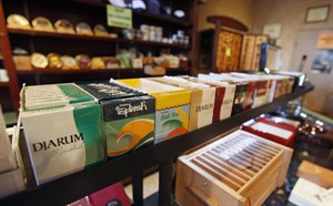 Half of teen smokers go for favoured products, up risk of getting hooked: study | iNFOnews.ca CP28829140