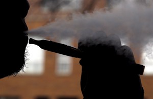 Ontario regulates electronic cigarettes, bans all flavoured tobacco products | iNFOnews.ca CP30838378