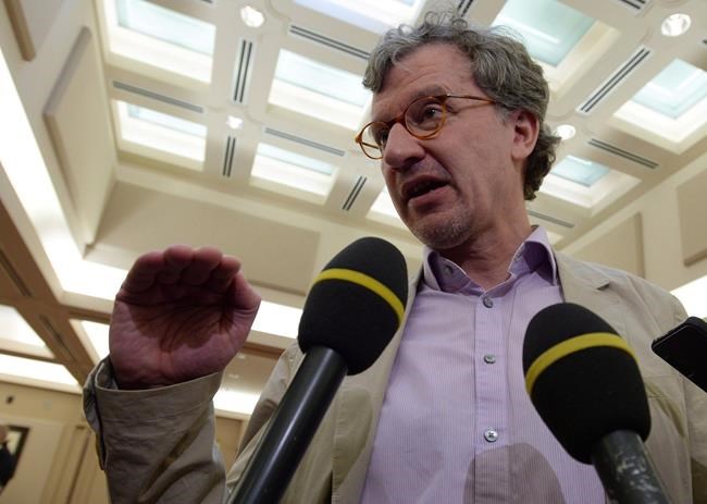 Addiction experts call for national opioid strategy as overdose deaths rise | iNFOnews.ca