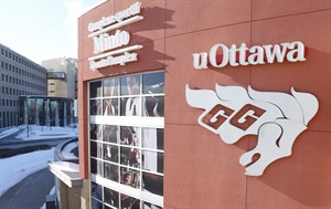Suspension of University of Ottawa varsity hockey team prompts class action | iNFOnews.ca CP31462164