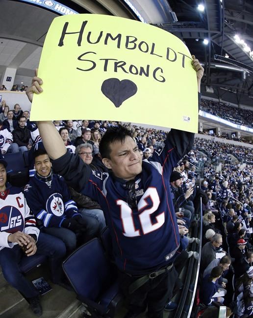 Cheers, tears, hugs mark end of trek to honour Humboldt Broncos crash victims | iNFOnews.ca Cheers, tears, hugs mark end of trek to honour Humboldt Broncos crash victims | iNFOnews.ca