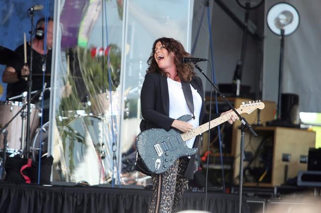 Alanis Morissette to go on 'Jagged Little Pill' anniversary tour | iNFOnews.ca