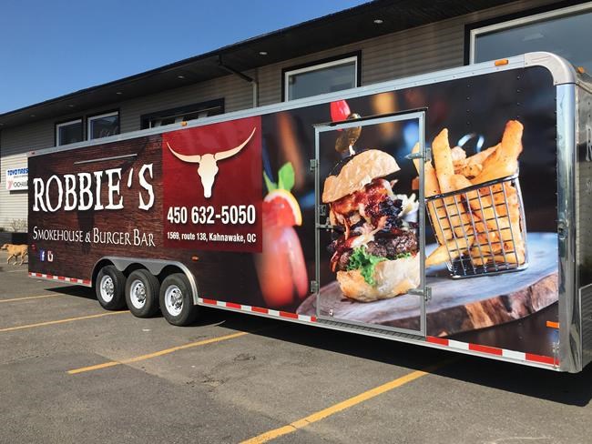 Quebec owner stumped as 'very noticeable' restaurant trailer stolen | iNFOnews.ca