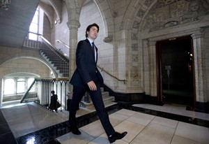 Break-in while family sleeps gives Trudeau 'pause' about heavy travel schedule | iNFOnews.ca CP29535080