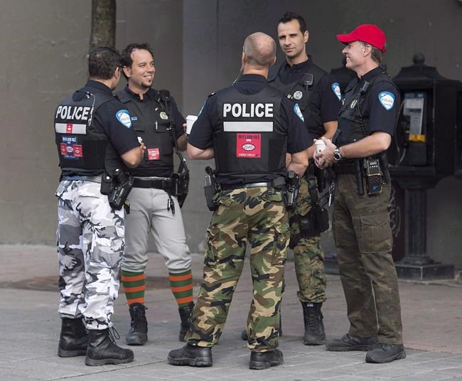 Quebec tables bill to force police to ditch colourful camo pants protest | iNFOnews.ca Quebec tables bill to force police to ditch colourful camo pants protest | iNFOnews.ca