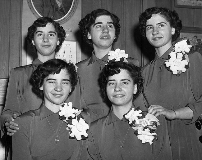'The Quintland Sisters' reimagines the Dionne quintuplets' childhood on display | iNFOnews.ca 'The Quintland Sisters' reimagines the Dionne quintuplets' childhood on display | iNFOnews.ca