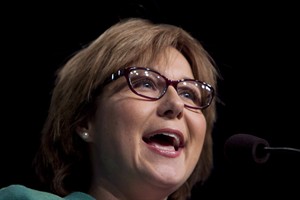 B.C. premier continues tough talk on Northern Gateway, but still no position | iNFOnews.ca CP19432142