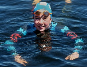 Fourteen-year-old Nova Scotia swimmer makes swim across Northumberland Strait | iNFOnews.ca CP29533604