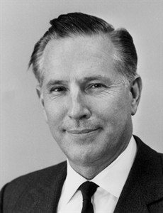 Diplomat John Starnes, legendary Canadian spymaster, dead at age of 96 | iNFOnews.ca