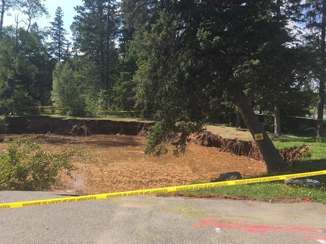 Nova Scotia town's sinkhole 'still considered unsafe,' officials say | iNFOnews.ca
