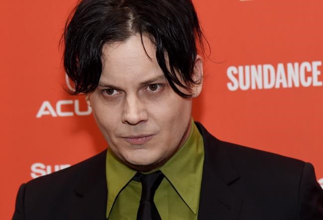 Rocker Jack White dedicates song to women chastised for kissing at his concert | iNFOnews.ca