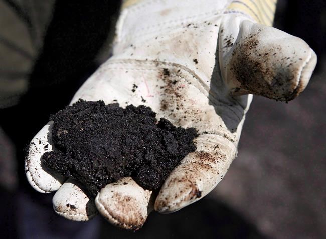 One year on, most oil-and-gas bailout money has moved, federal government says | iNFOnews.ca One year on, most oil-and-gas bailout money has moved, federal government says | iNFOnews.ca