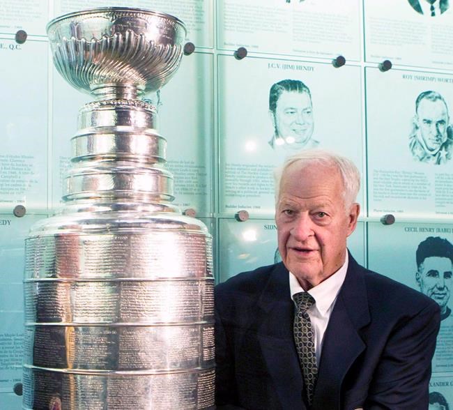 Saskatoon city council approves motion to call bridge after Gordie Howe | iNFOnews.ca