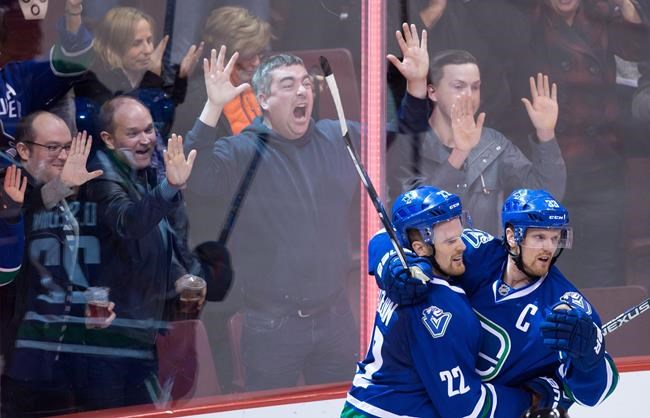 Sedins eager to get to work with Canucks rookie head coach Travis Green | iNFOnews.ca
