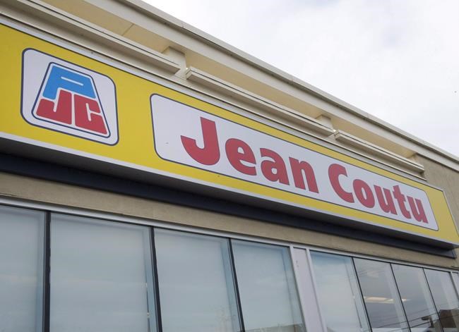 Emotional Jean Coutu says farewell after shareholders approve sale to Metro | iNFOnews.ca Emotional Jean Coutu says farewell after shareholders approve sale to Metro | iNFOnews.ca