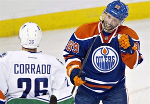 Oilers trade centre Sam Gagner to Lightning, who flip him to Coyotes | iNFOnews.ca CP28959042
