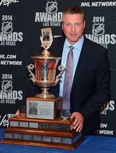 Avalanche coach Roy not expecting to repeat as jack Adams winner | iNFOnews.ca