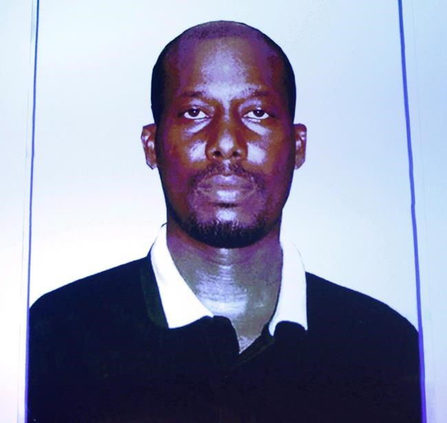 Sobbing Amanda Lindhout tells of abduction as kidnapping trial begins | iNFOnews.ca