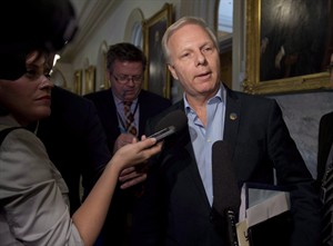 Jean-Francois Lisee withdraws from Parti Quebecois leadership race | iNFOnews.ca CP31597127