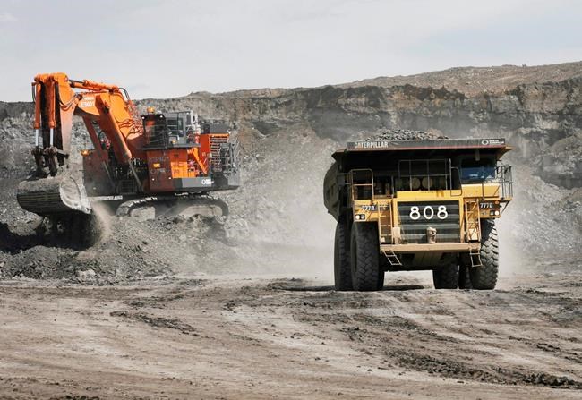 Oil and gas workers still mainly old white males despite diversity gains: study | iNFOnews.ca