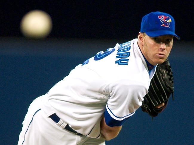 Toronto Blue Jays will retire former pitcher Halladay's No. 32 jersey | iNFOnews.ca