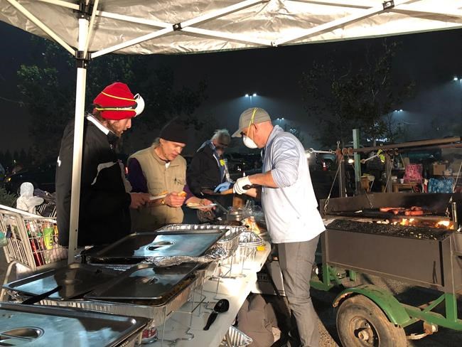 B.C. couple helps California wildfire evacuees in Walmart parking lot | iNFOnews.ca B.C. couple helps California wildfire evacuees in Walmart parking lot | iNFOnews.ca